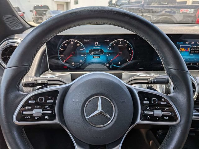Used 2021 Mercedes-Benz GLB 250 w/ Premium Package image 32