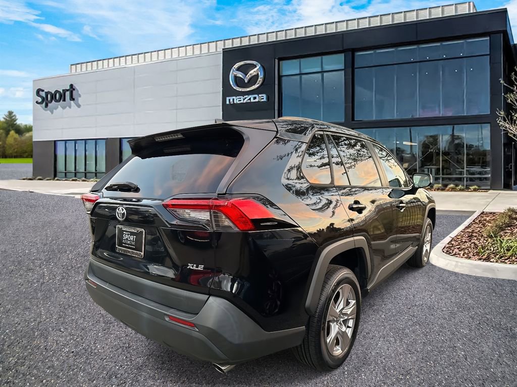 Used 2022 Toyota RAV4 XLE image 3