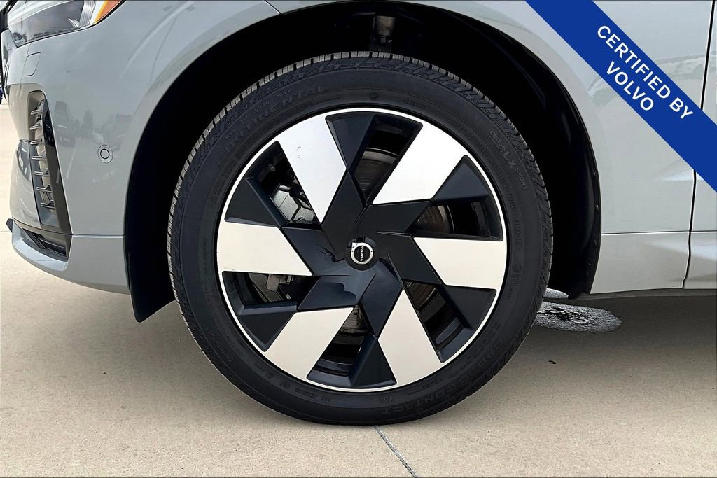 Used 2025 Volvo XC60 T8 Plus w/ Protection Package Premier image 11