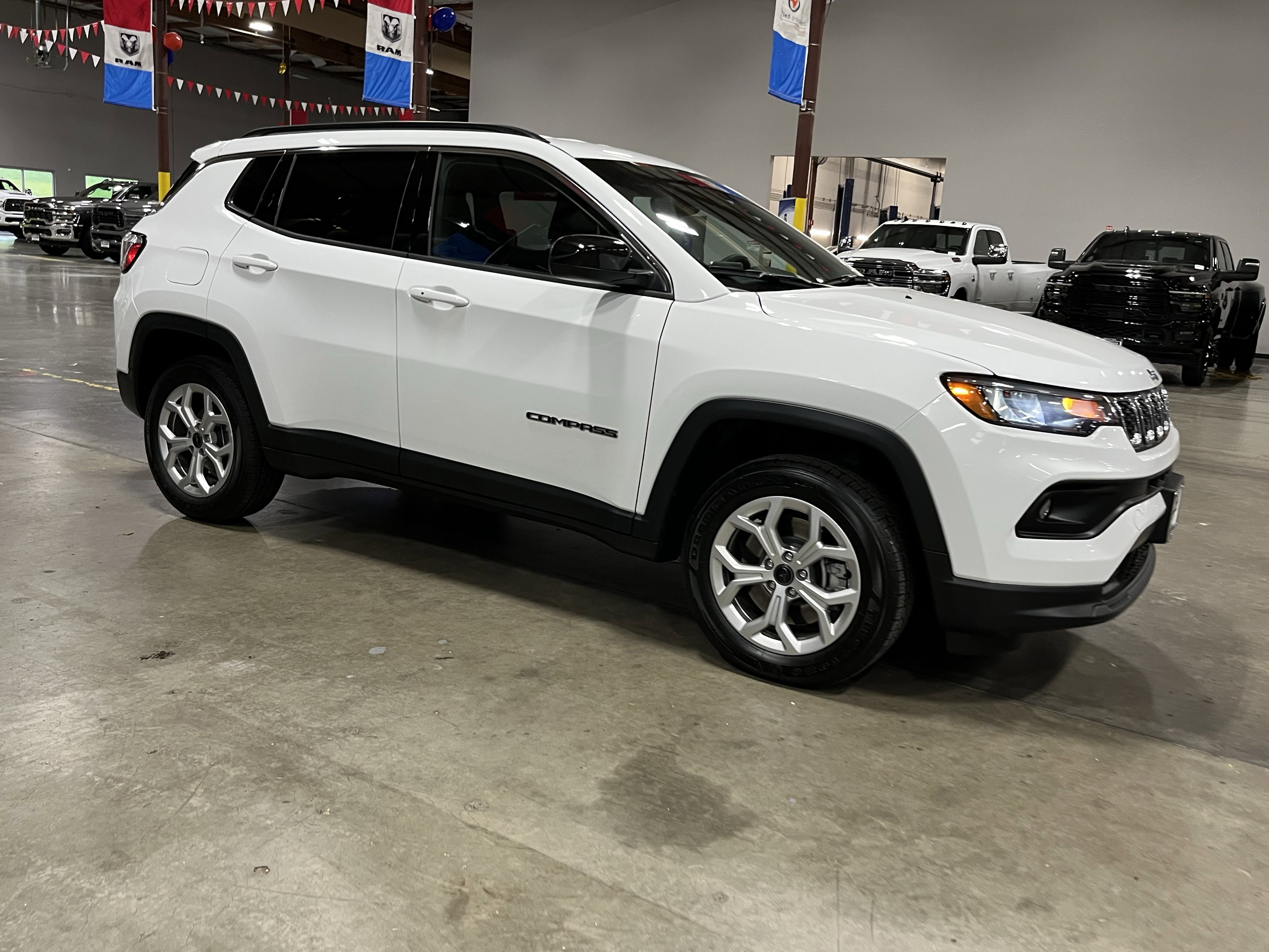 Certified 2025 Jeep Compass Latitude AWD/4WD image 7