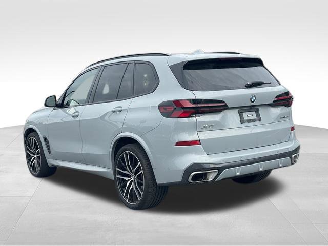 Used 2024 BMW X5 xDrive40i w/ M Sport Package AWD/4WD image 5