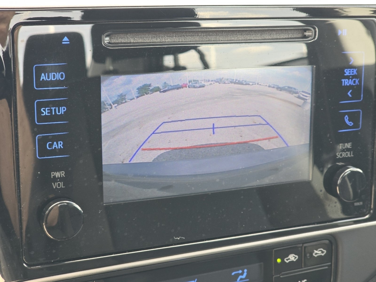 Used 2017 Toyota Corolla LE w/ Carpet Mat Package (TMS) FWD image 3