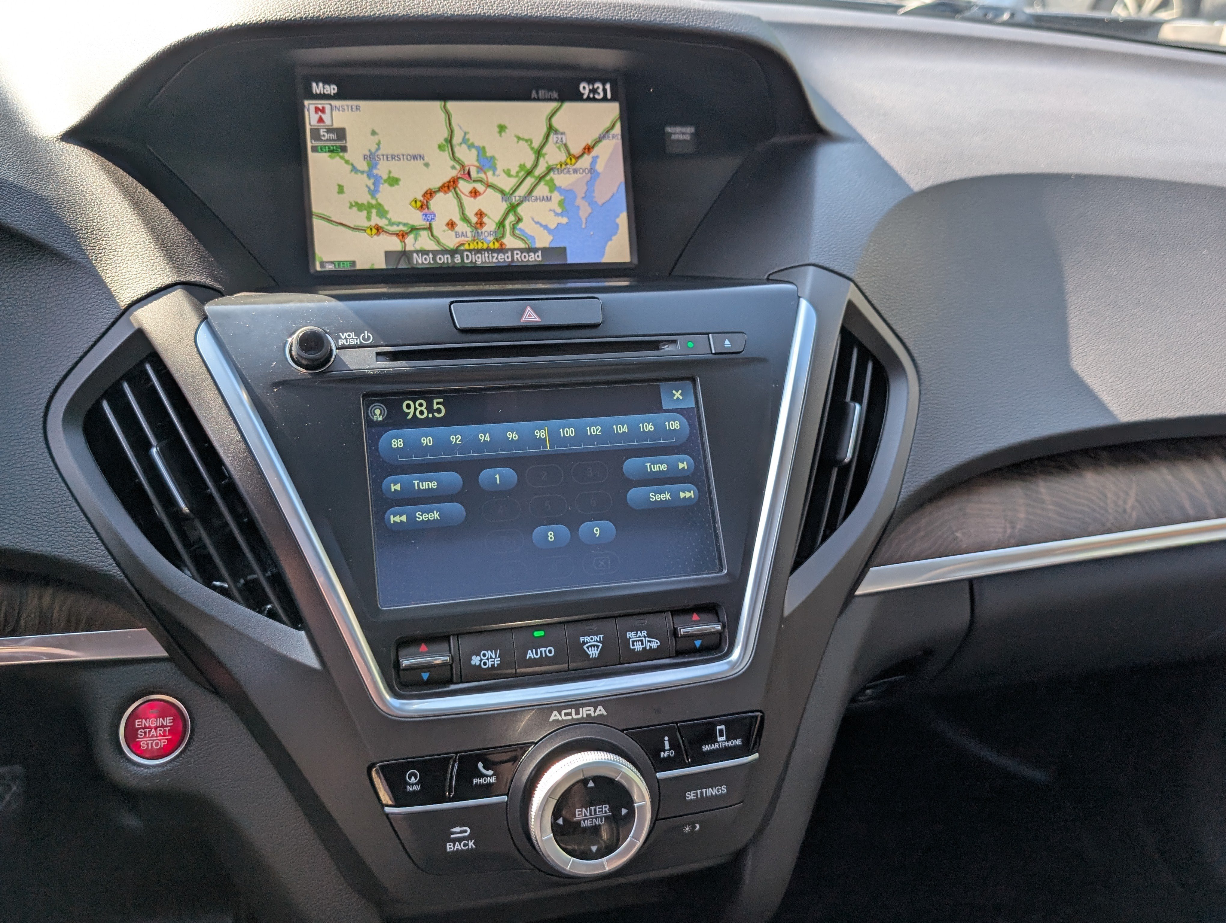 Used 2020 Acura MDX w/ Technology Package AWD/4WD image 30