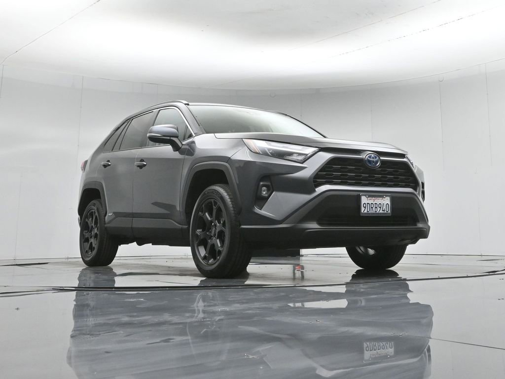 Used 2022 Toyota RAV4 XLE Premium AWD/4WD image 49