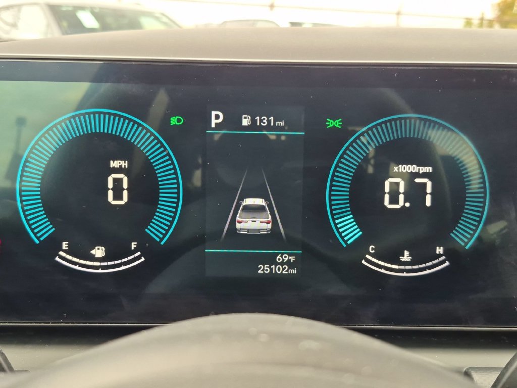 Used 2025 Hyundai Santa Cruz SEL FWD image 16