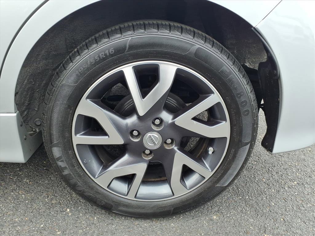 Used 2015 Nissan Versa Note SR image 16