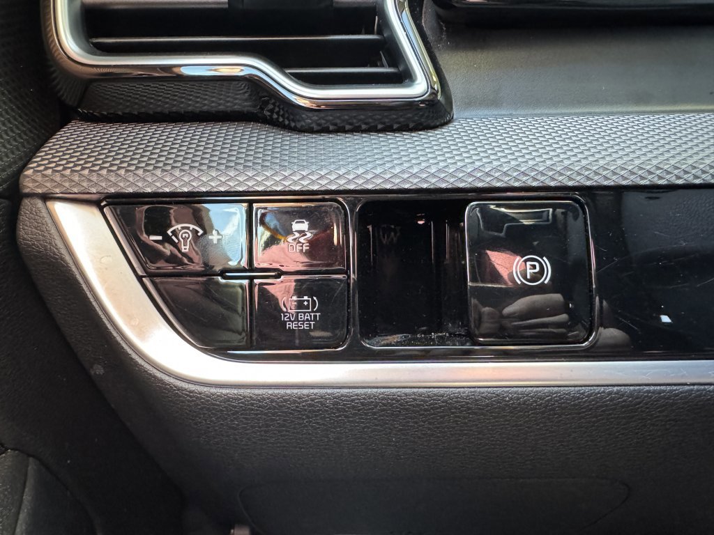 Used 2023 Kia Sportage LX image 29