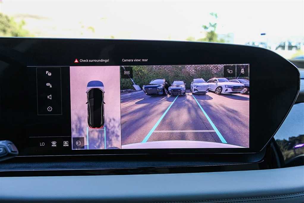 Used 2025 Audi Q6 e-tron Premium Plus image 23