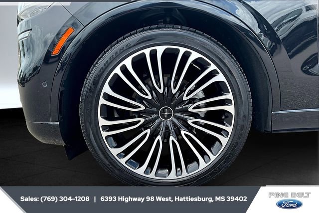 Used 2023 Lincoln Aviator Black Label w/ Dynamic Handling Package image 7