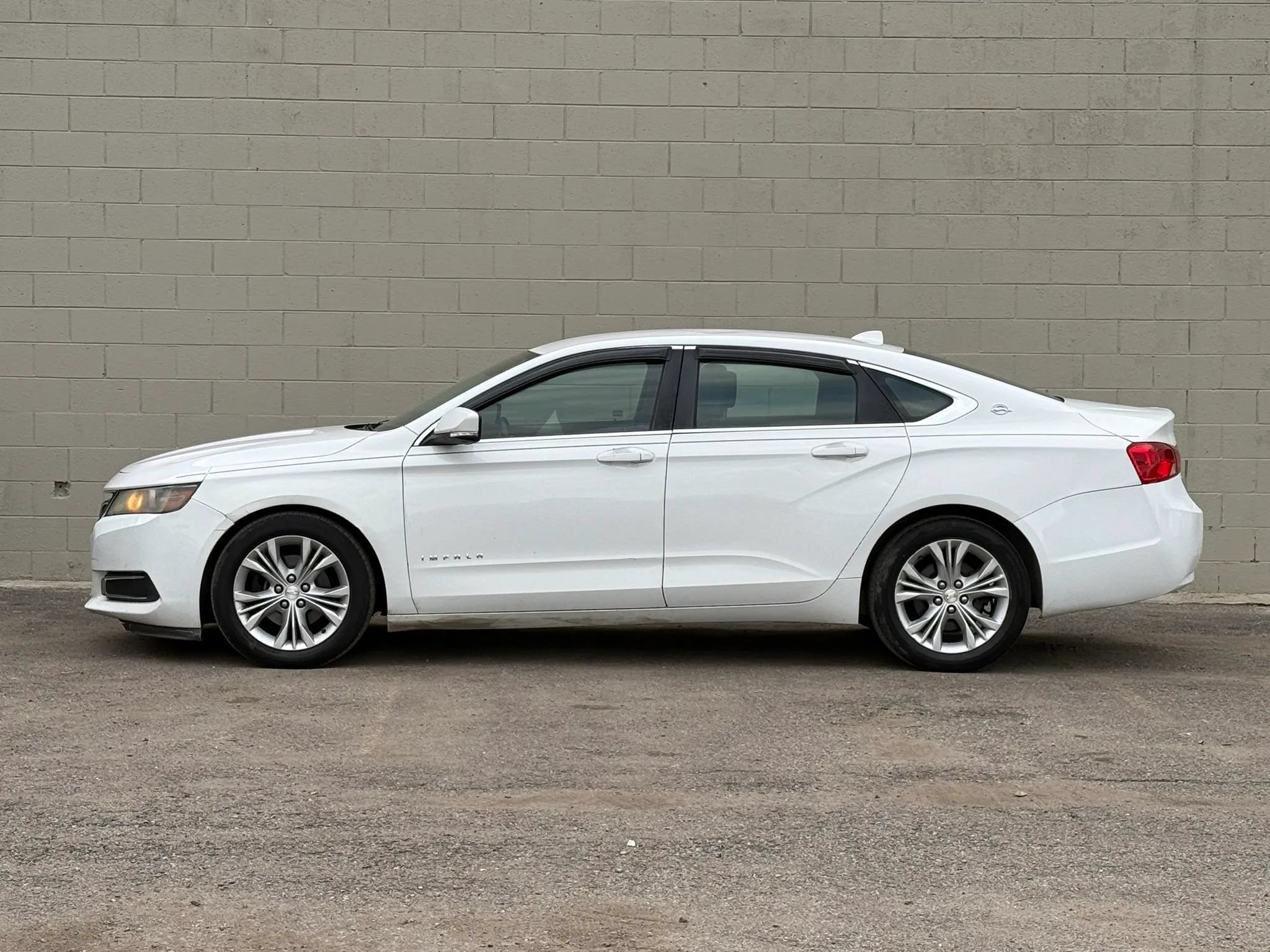 Used 2014 Chevrolet Impala LT FWD image 2