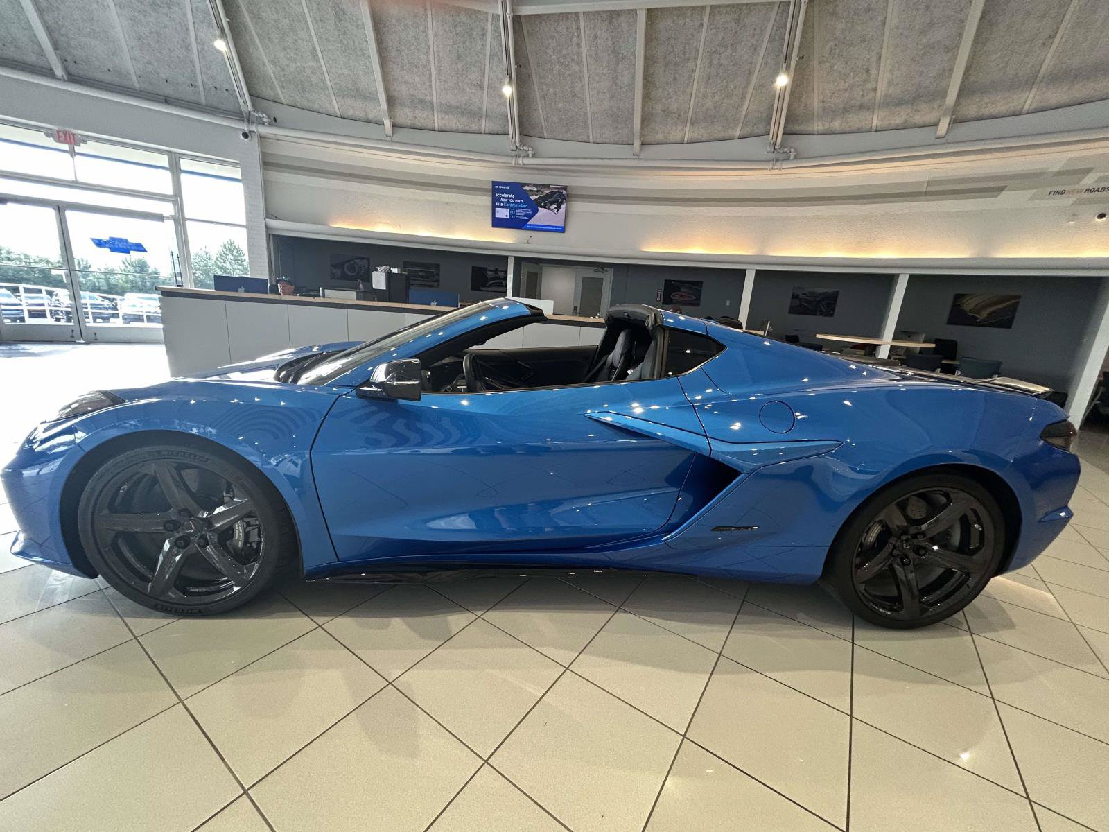 Used 2025 Chevrolet Corvette E-Ray w/ Stealth Interior Trim Package AWD/4WD image 4