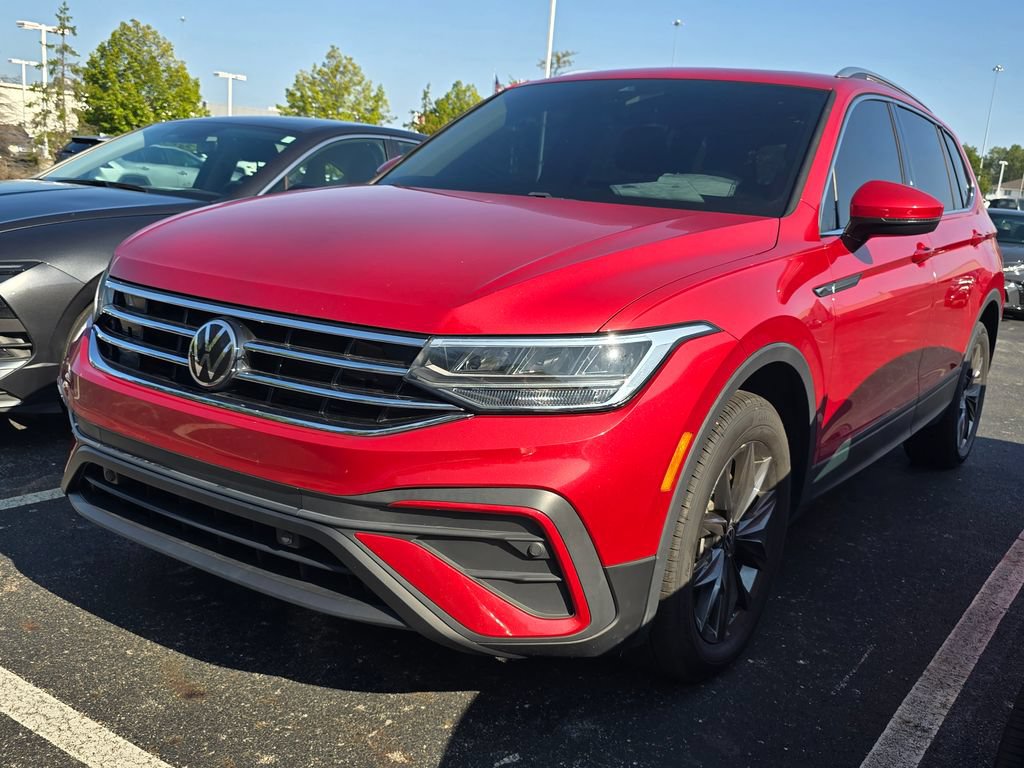 Used 2023 Volkswagen Tiguan SE FWD image 3