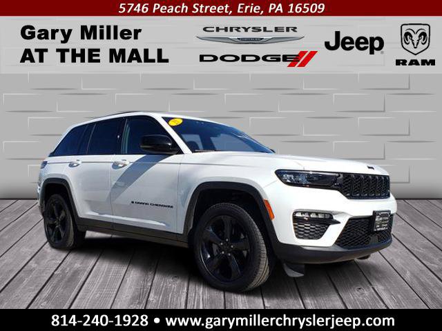 Used 2025 Jeep Grand Cherokee Limited w/ Black Appearance Package AWD/4WD image 1