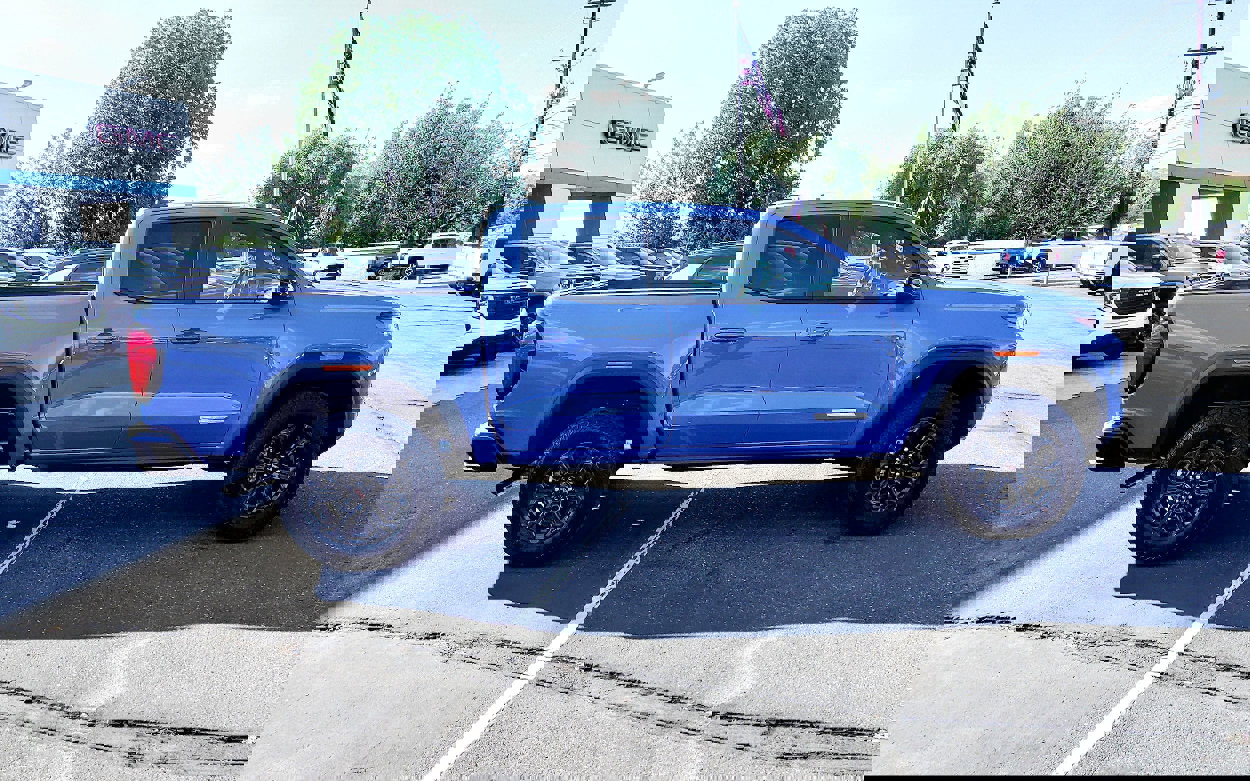 New 2025 GMC Canyon Elevation w/ Convenience Package image 4