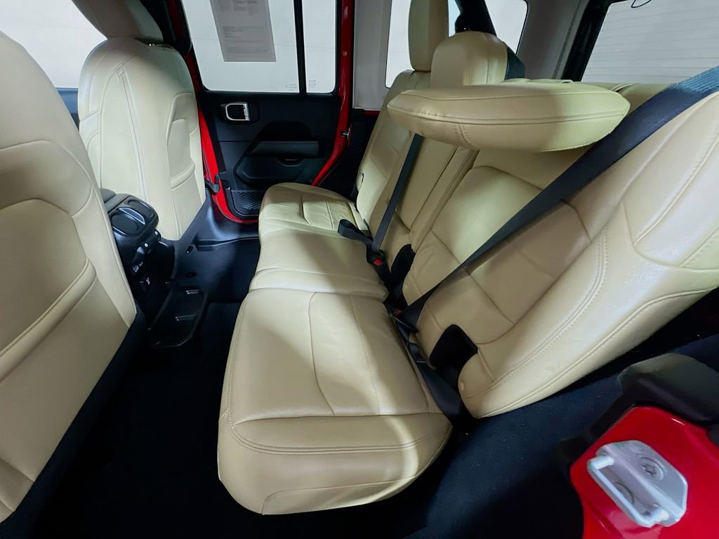 Used 2018 Jeep Wrangler Unlimited Sahara w/ Cold Weather Group image 21