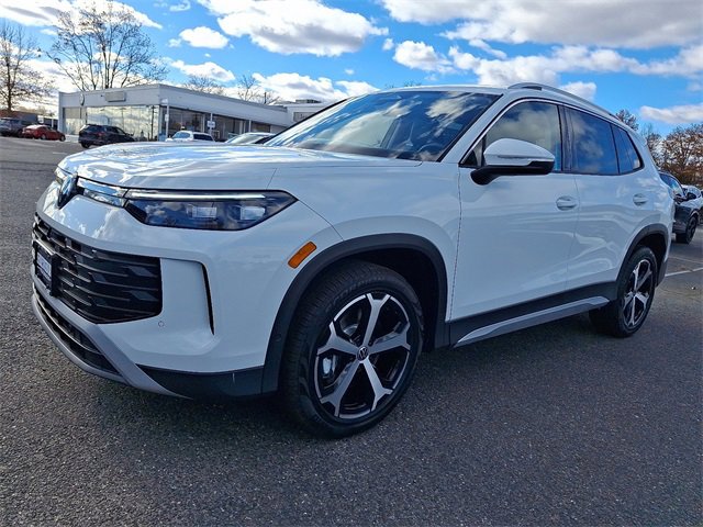 New 2026 Volkswagen Tiguan SE image 2