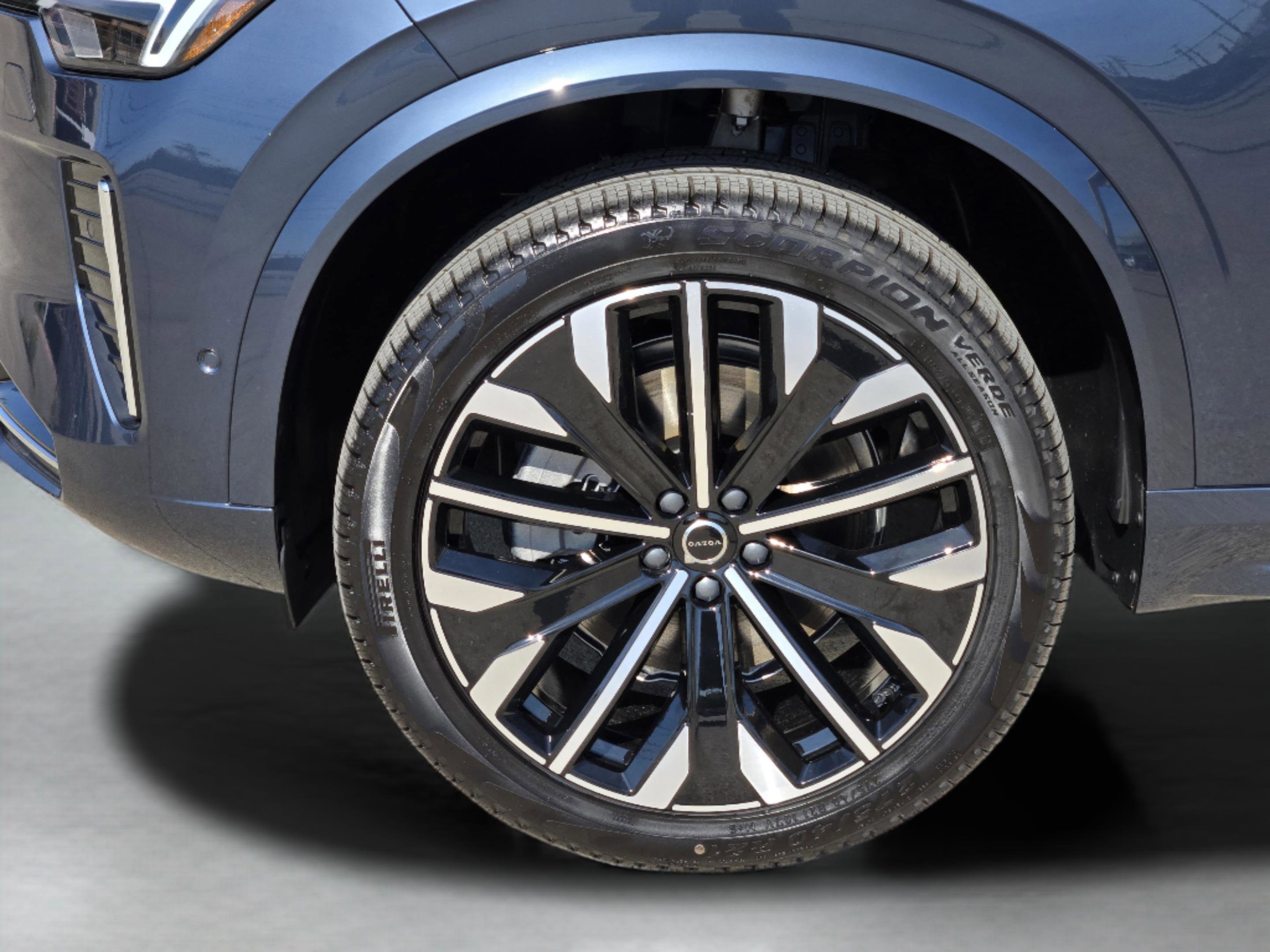 New 2026 Volvo XC90 B5 Ultra w/ Protection Package Premier AWD/4WD image 33