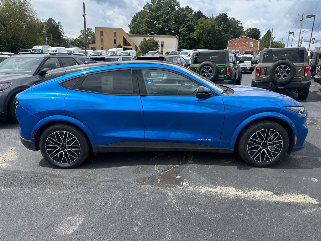 New 2025 Ford Mustang Mach-E Premium image 4