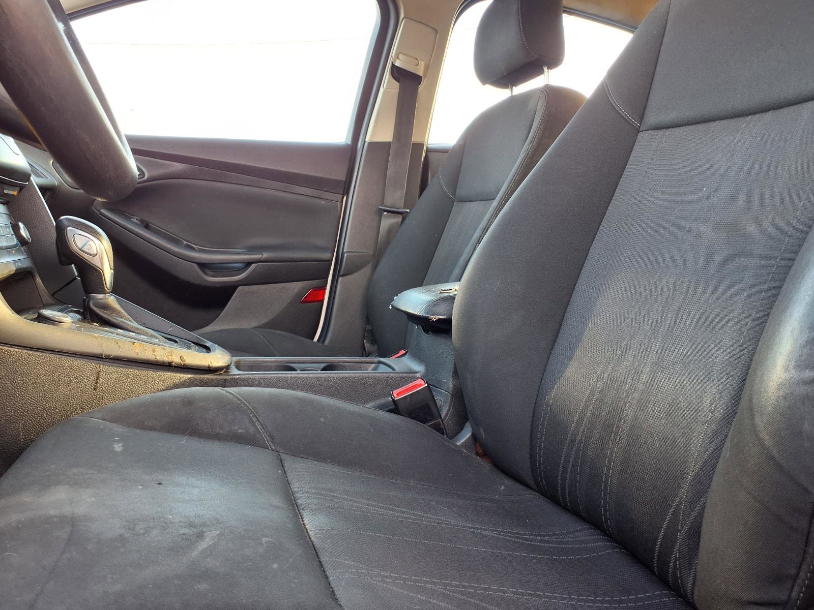 Used 2017 Ford Focus SE video 3