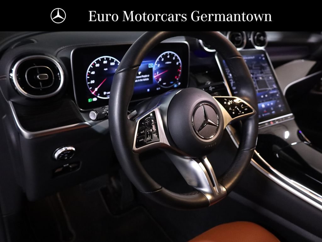 Used 2024 Mercedes-Benz GLC 300 4MATIC image 35