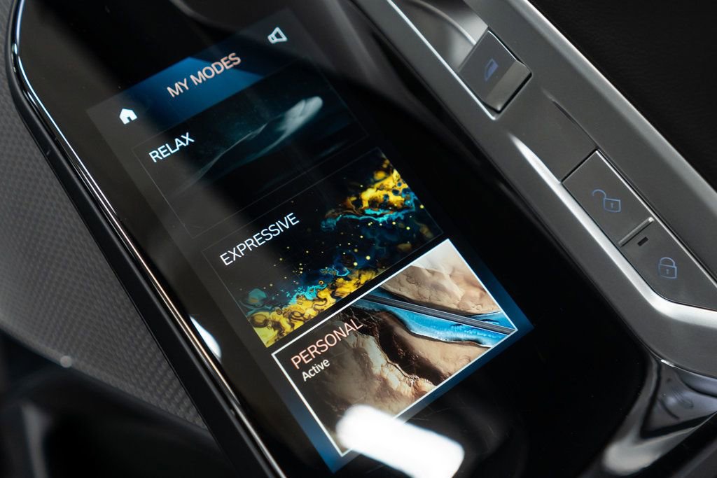 Used 2024 BMW 740i xDrive image 16