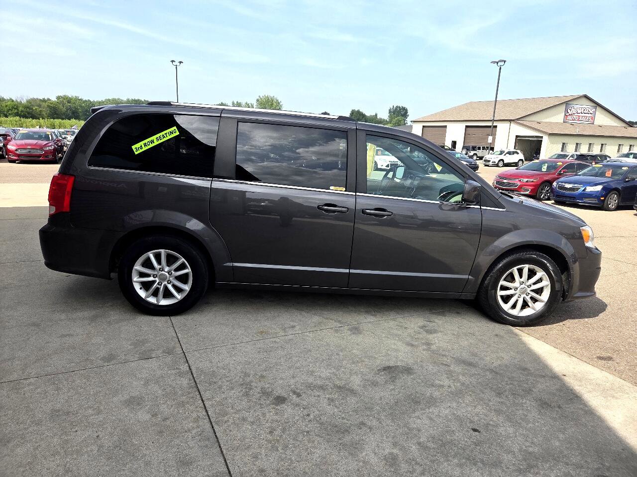 Used 2019 Dodge Grand Caravan SXT image 4