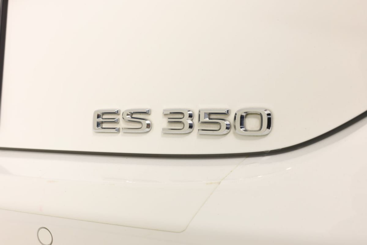 Used 2023 Lexus ES 350 F Sport w/ Accessory Package (Z2) FWD image 15