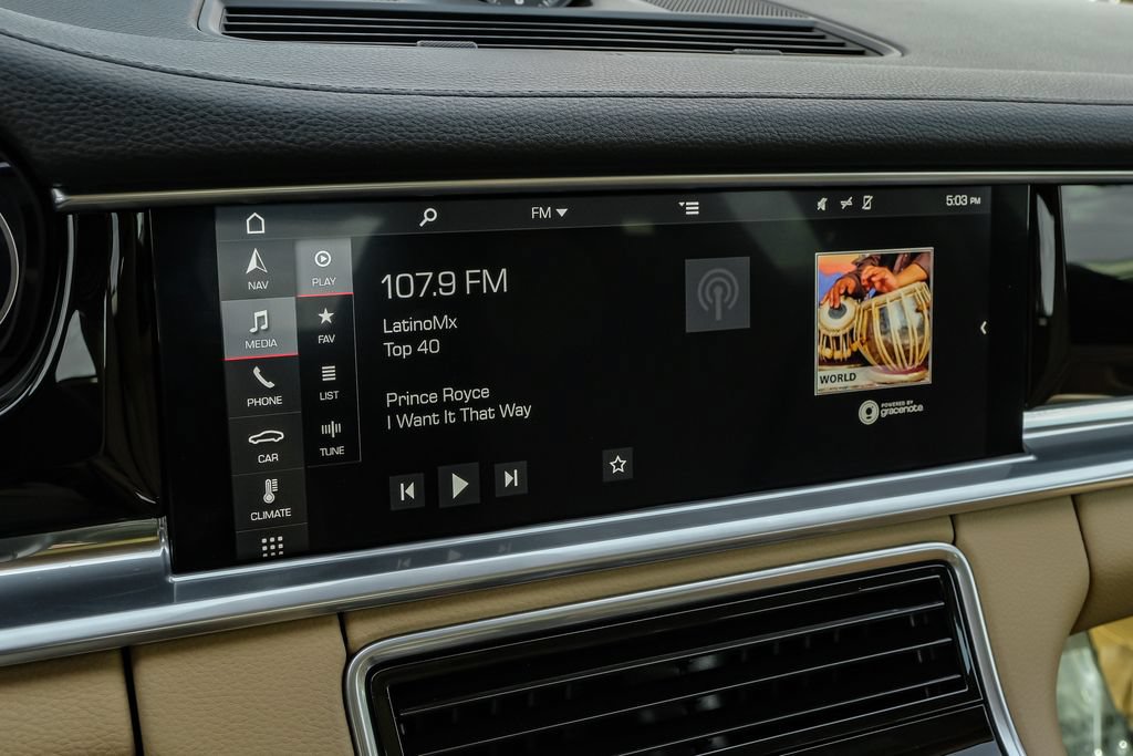 Used 2019 Porsche Panamera 4 AWD/4WD image 34