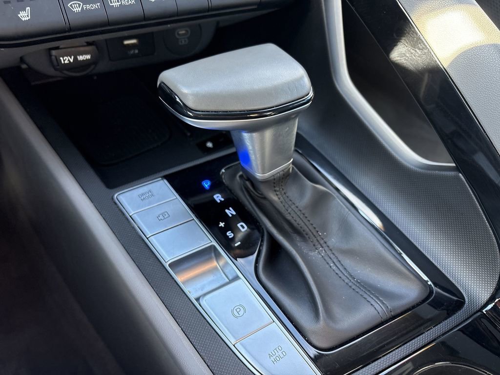 Used 2025 Hyundai Elantra SEL image 19