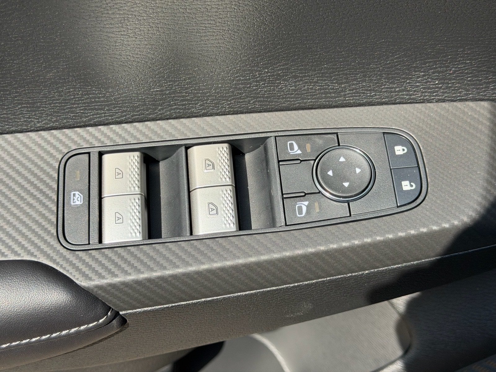 New 2026 Mitsubishi Outlander LE AWD/4WD image 21