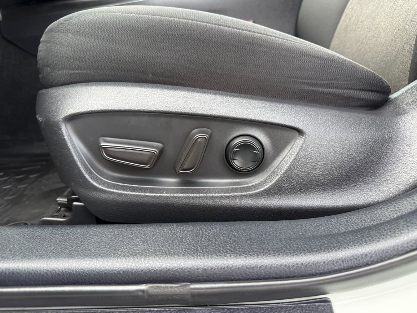 Used 2021 Toyota Camry LE image 20