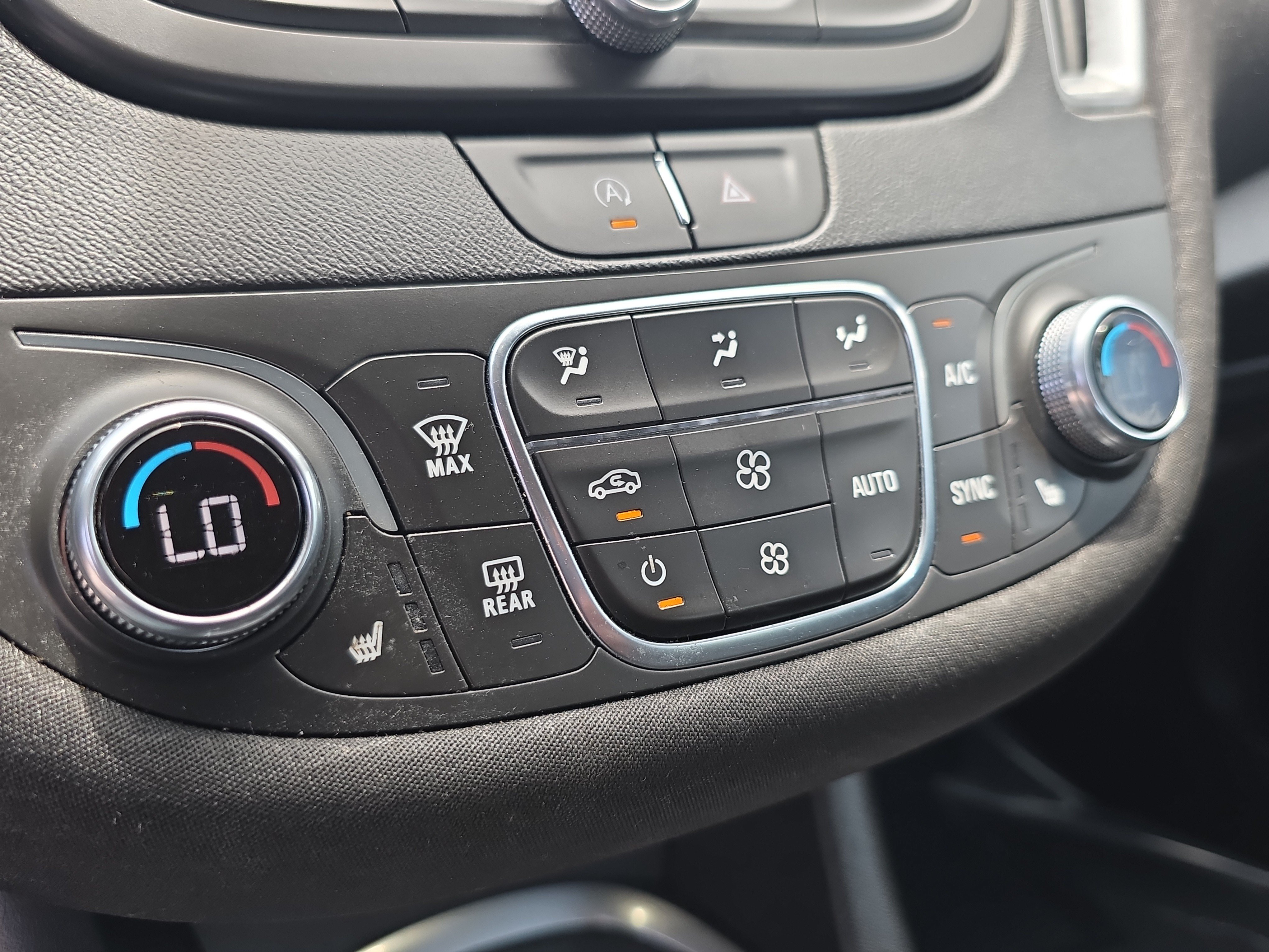 Used 2022 Chevrolet Malibu LT FWD image 31