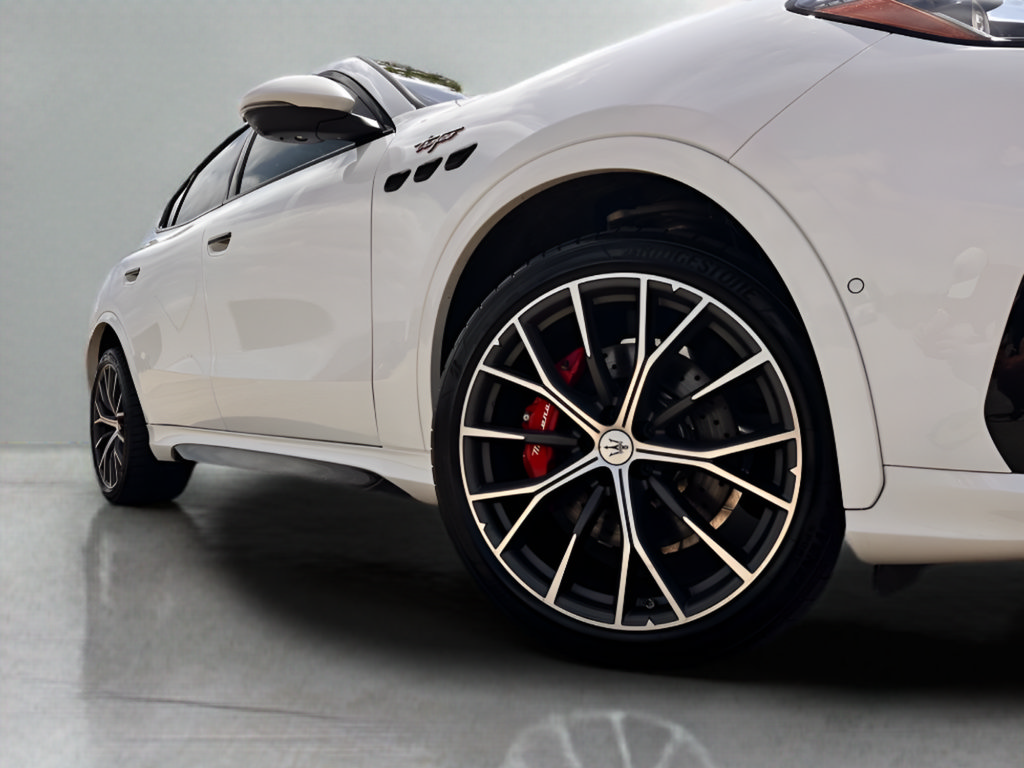 Used 2024 Maserati Grecale Trofeo AWD/4WD image 8