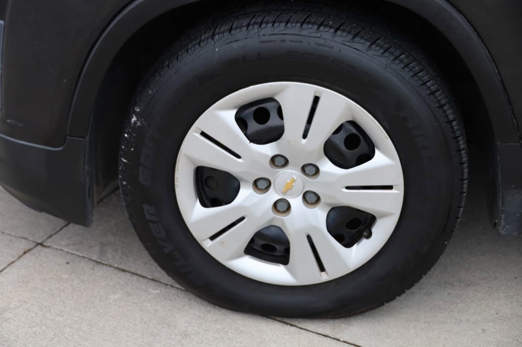 Used 2016 Chevrolet Trax LS image 28