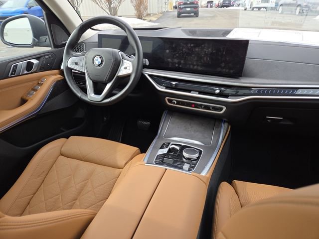 Used 2024 BMW X7 xDrive40i w/ Premium Package image 31