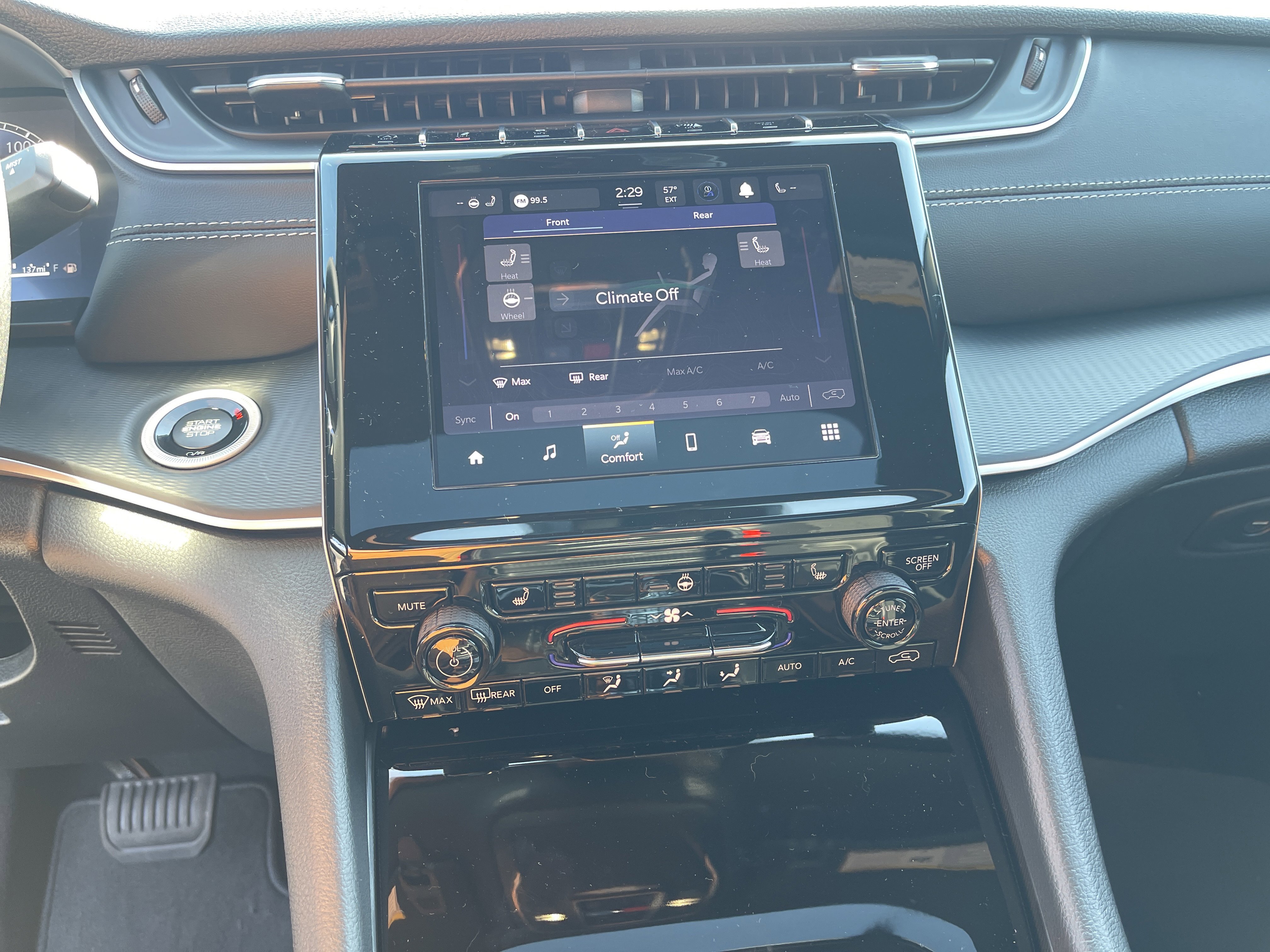New 2025 Jeep Grand Cherokee L Altitude image 26