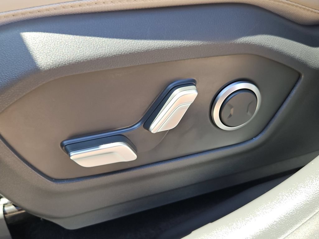 Used 2025 Hyundai Santa Fe SEL FWD image 14