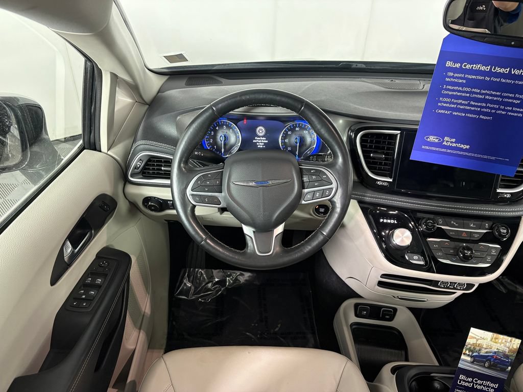 Used 2021 Chrysler Pacifica Touring-L AWD/4WD image 25