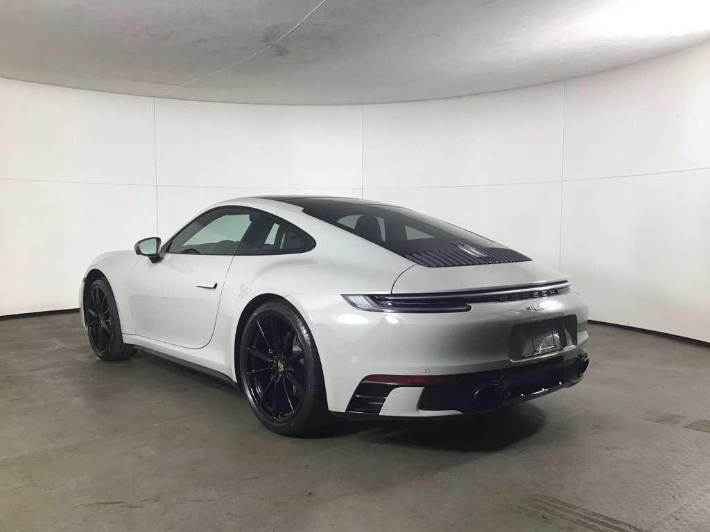 Certified 2024 Porsche 911 Carrera T RWD image 3