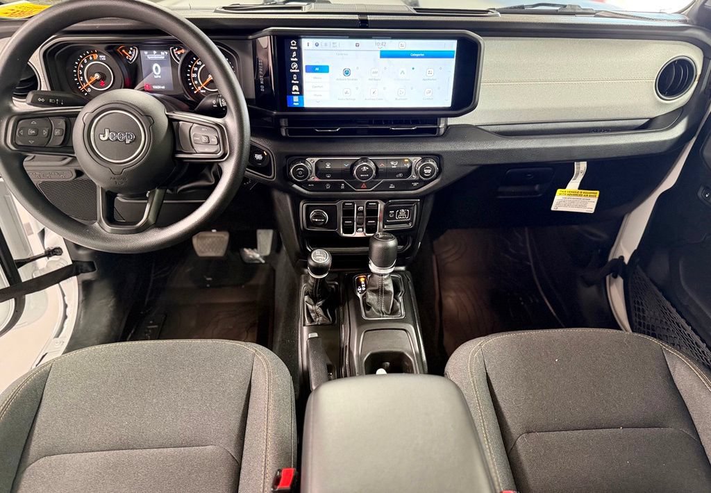Used 2025 Jeep Gladiator Sport AWD/4WD image 2