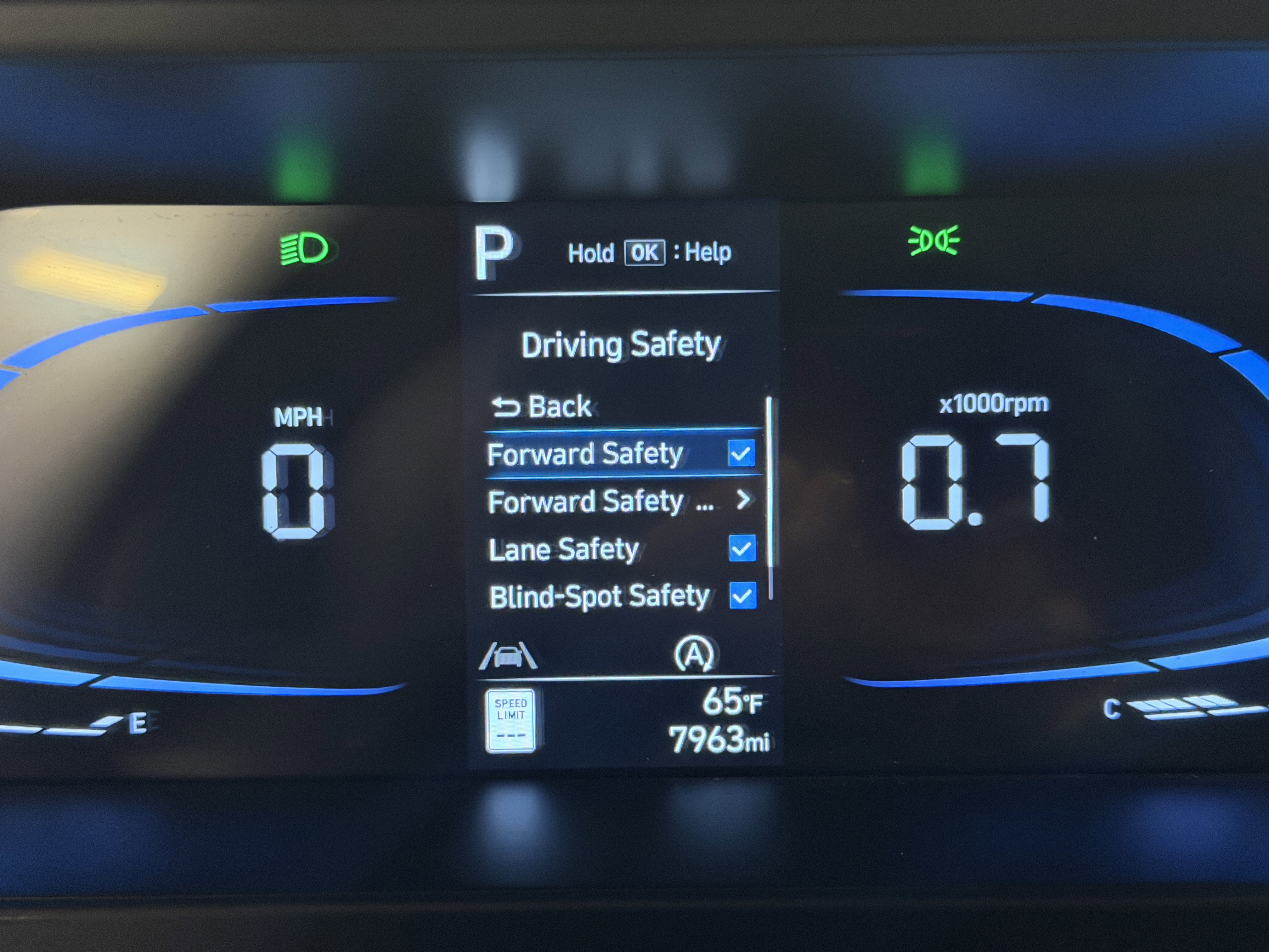 Used 2025 Hyundai Elantra SE FWD image 16