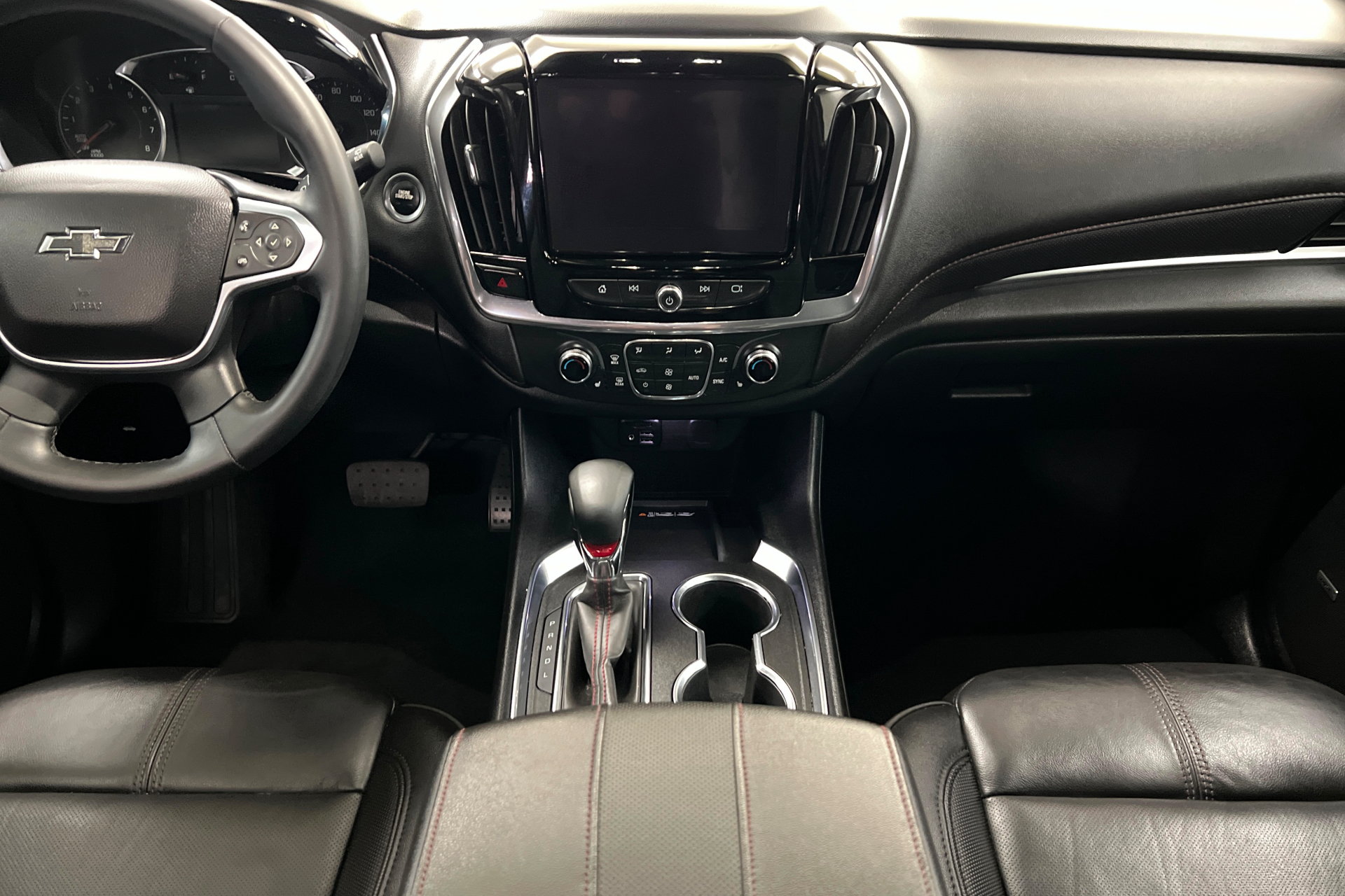 Used 2023 Chevrolet Traverse RS FWD image 14