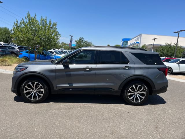 Used 2025 Ford Explorer ST-Line w/ Premium Package RWD image 9