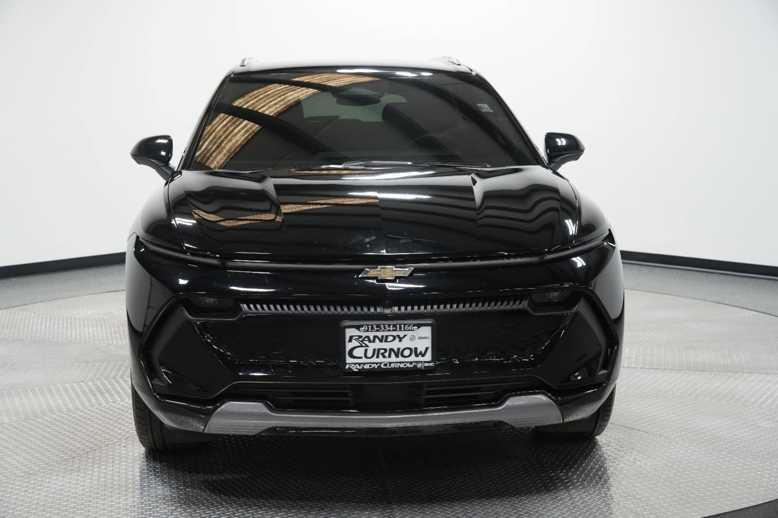 Used 2024 Chevrolet Equinox EV LT image 2