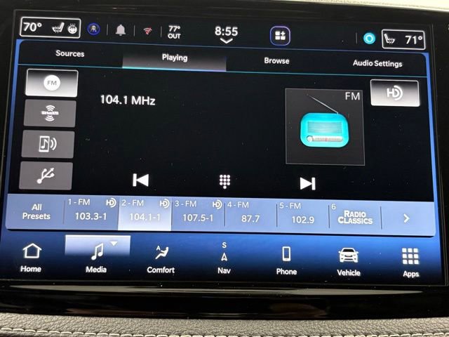 Used 2026 Chrysler Pacifica Limited FWD image 26
