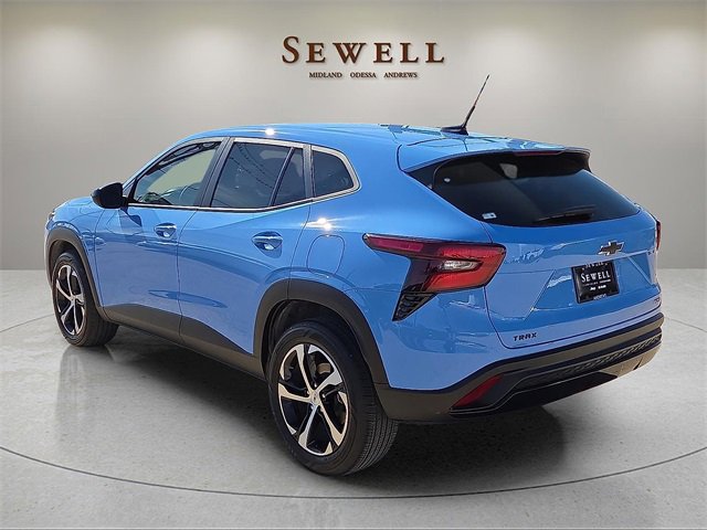 Used 2024 Chevrolet Trax RS image 3