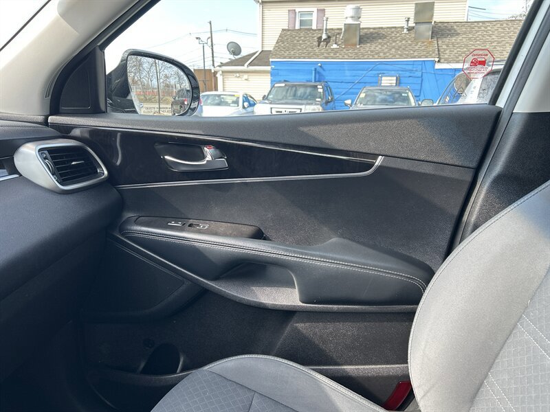 Used 2018 Kia Sorento AWD image 12