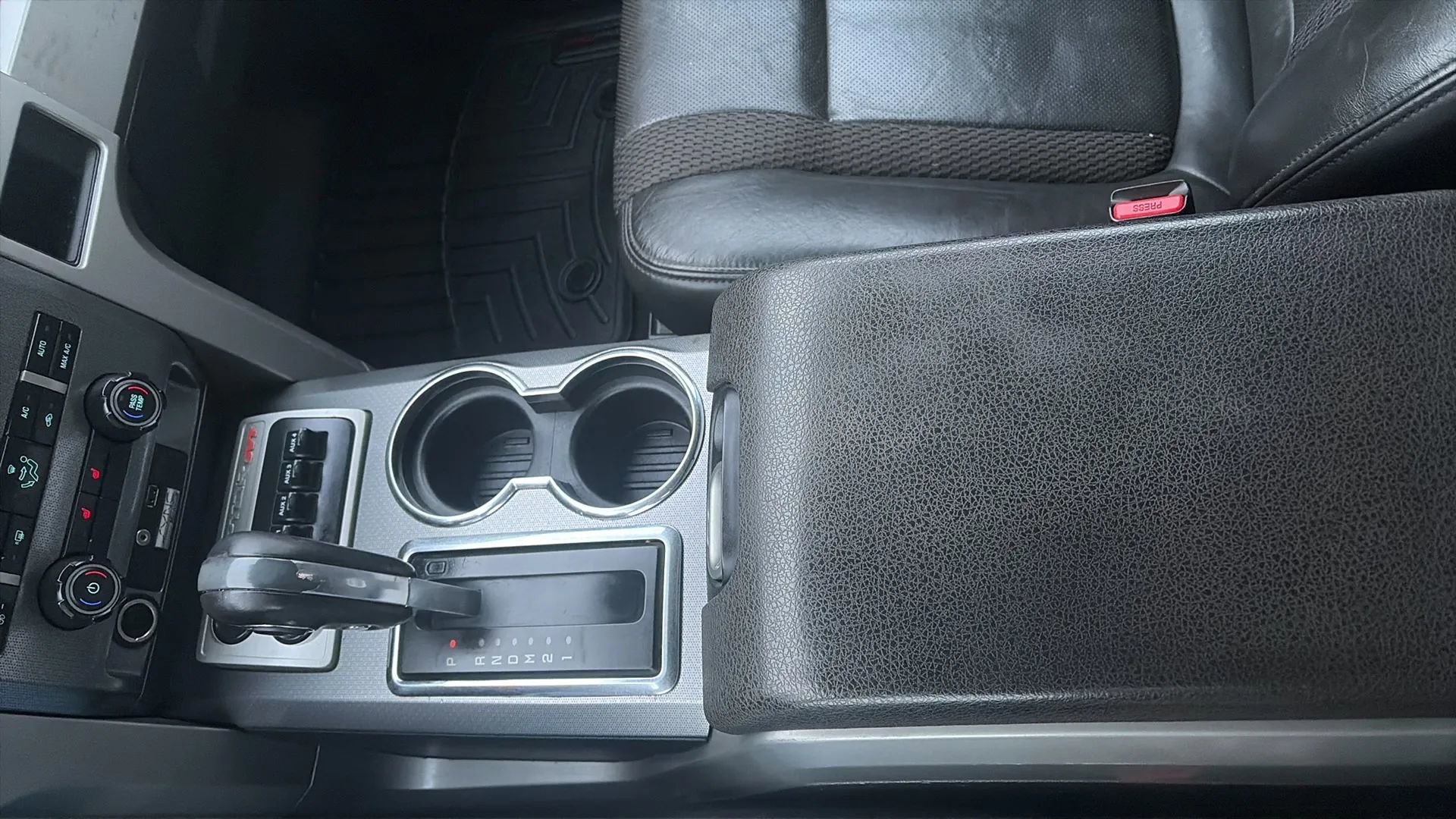 Used 2011 Ford F150 Raptor w/ Raptor Luxury Pkg image 52