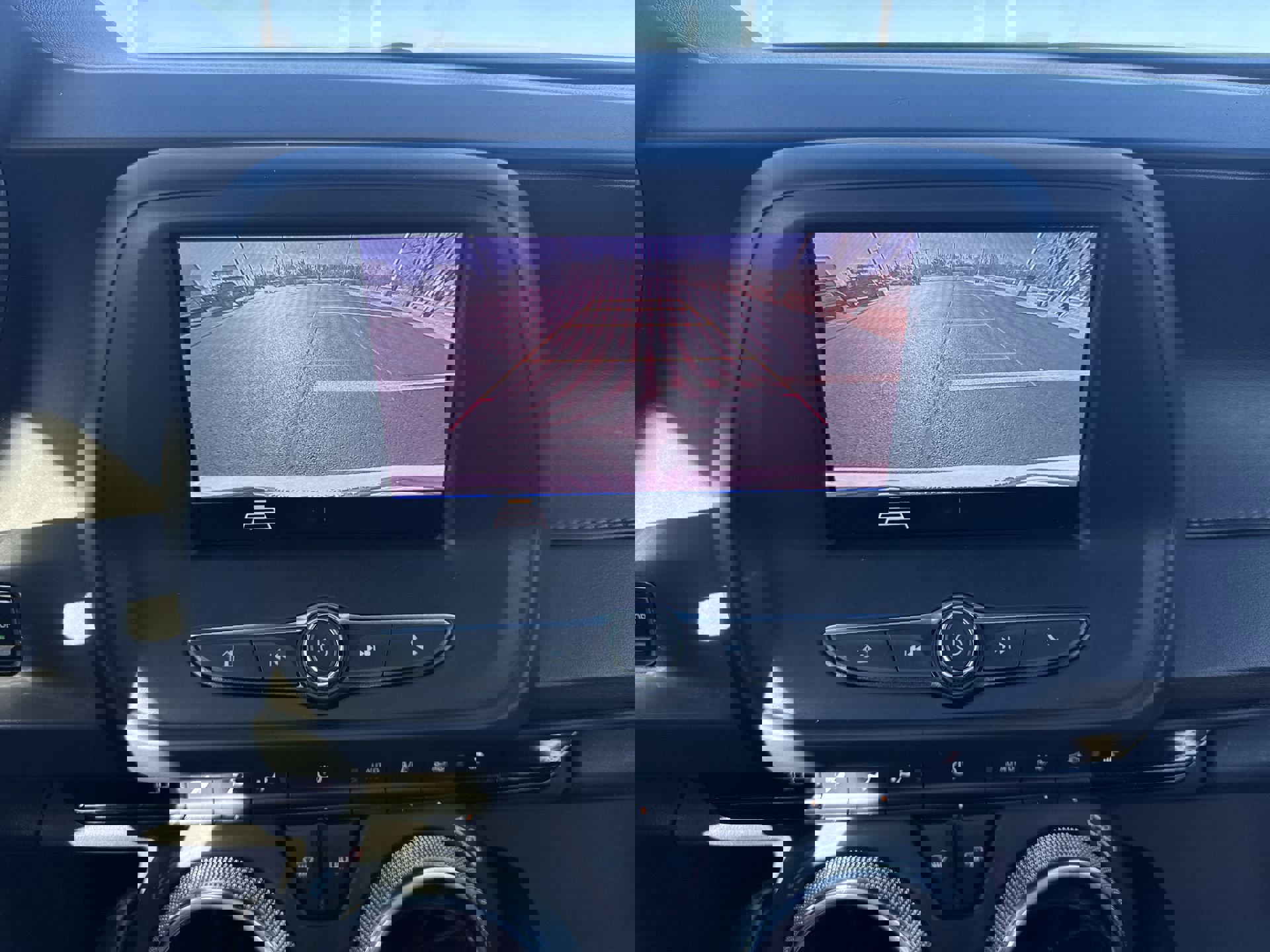 Used 2020 Chevrolet Camaro LT image 13