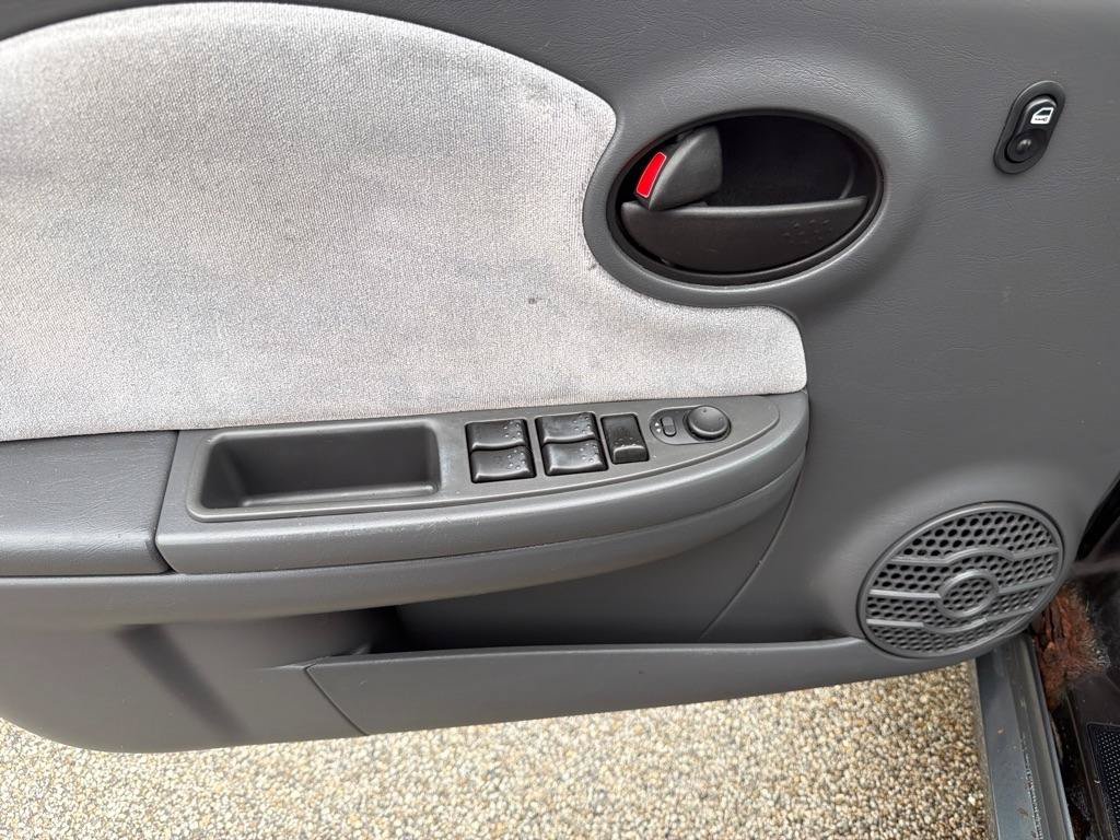 Used 2006 Saturn ION Level 3 w/ Enhanced Performance Pkg FWD image 13